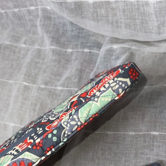 Vera Bradley Nomadic Floral Design Quilted Padded Laptop Sleeve Travel Case NWT - Picture 14 of 15